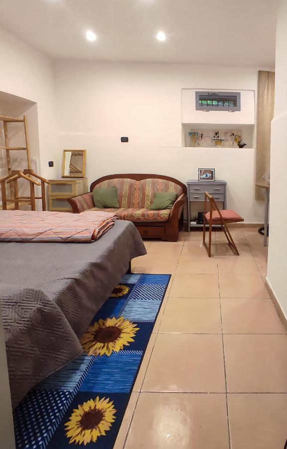 Appartement Tra Il Bosco E L'Orto à Naples Extérieur photo